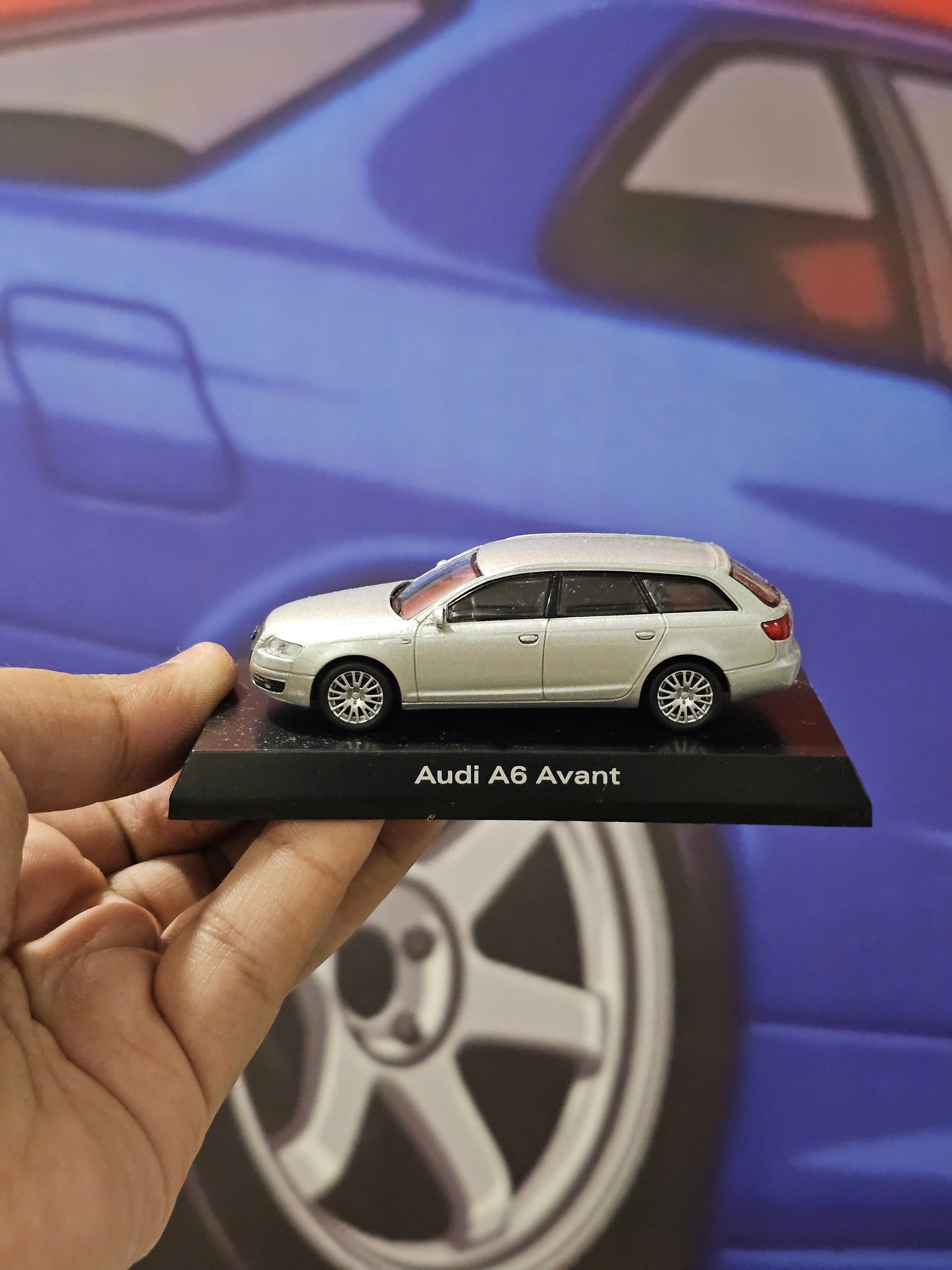 Kyosho Audi A6 Avant (Silver)