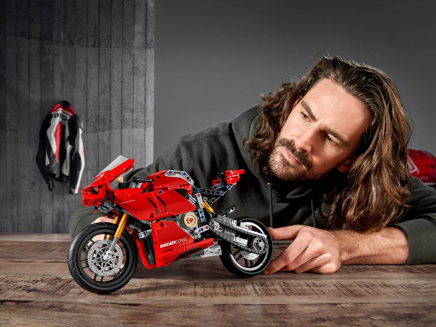 LEGO® Technic™ Ducati Panigale V4 R