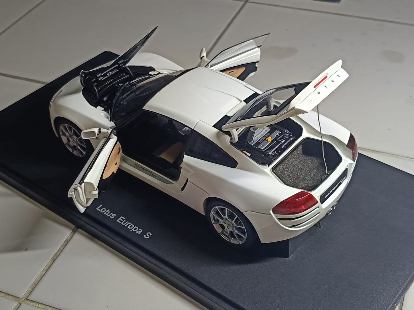 AUTOart 1/18 Lotus Europa S – White