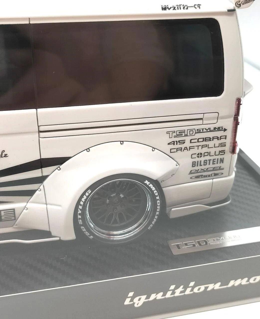 Ignition Model 1:18 Toyota Hiace (H200) – T.S.D Styling (White)