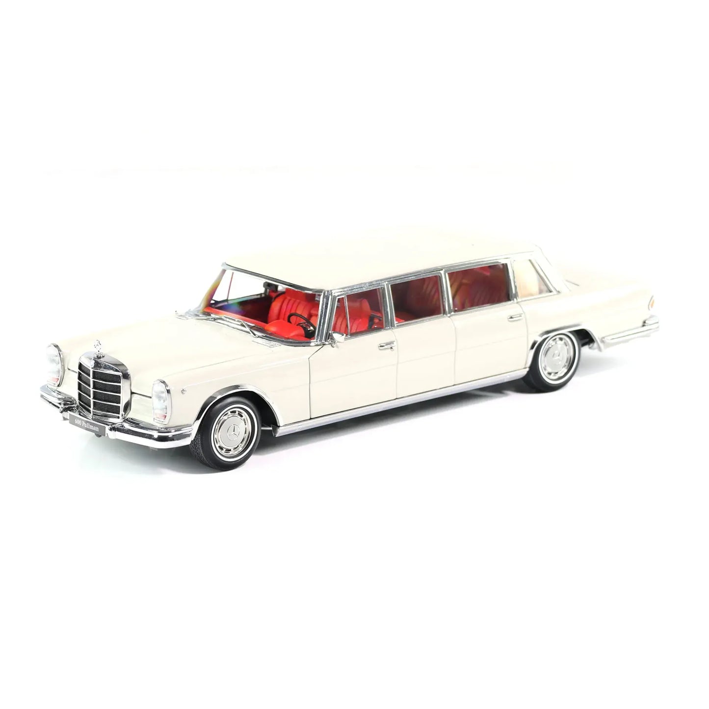 Kengfai 1/18 Mercedes-Benz 600 Pullman (W100) – White with Red Interior