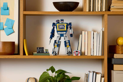 LEGO® Icons Transformers: Soundwave