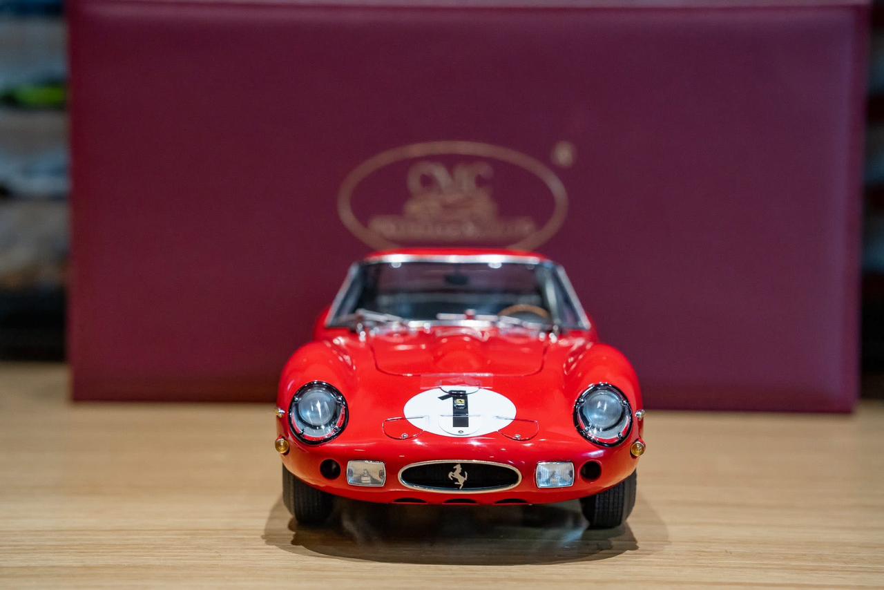 CMC Ferrari 250 GTO 1/18 Scale Model