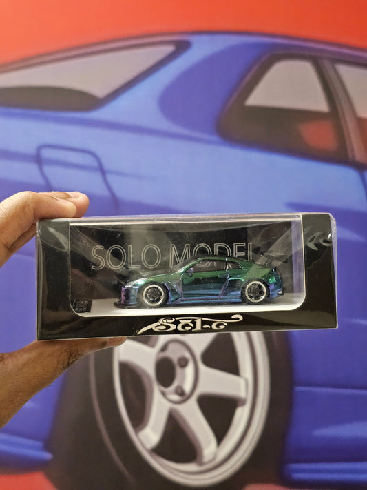 Solo Model 1/64 Nissan GT-R (R35) "Magic Green" Chameleon