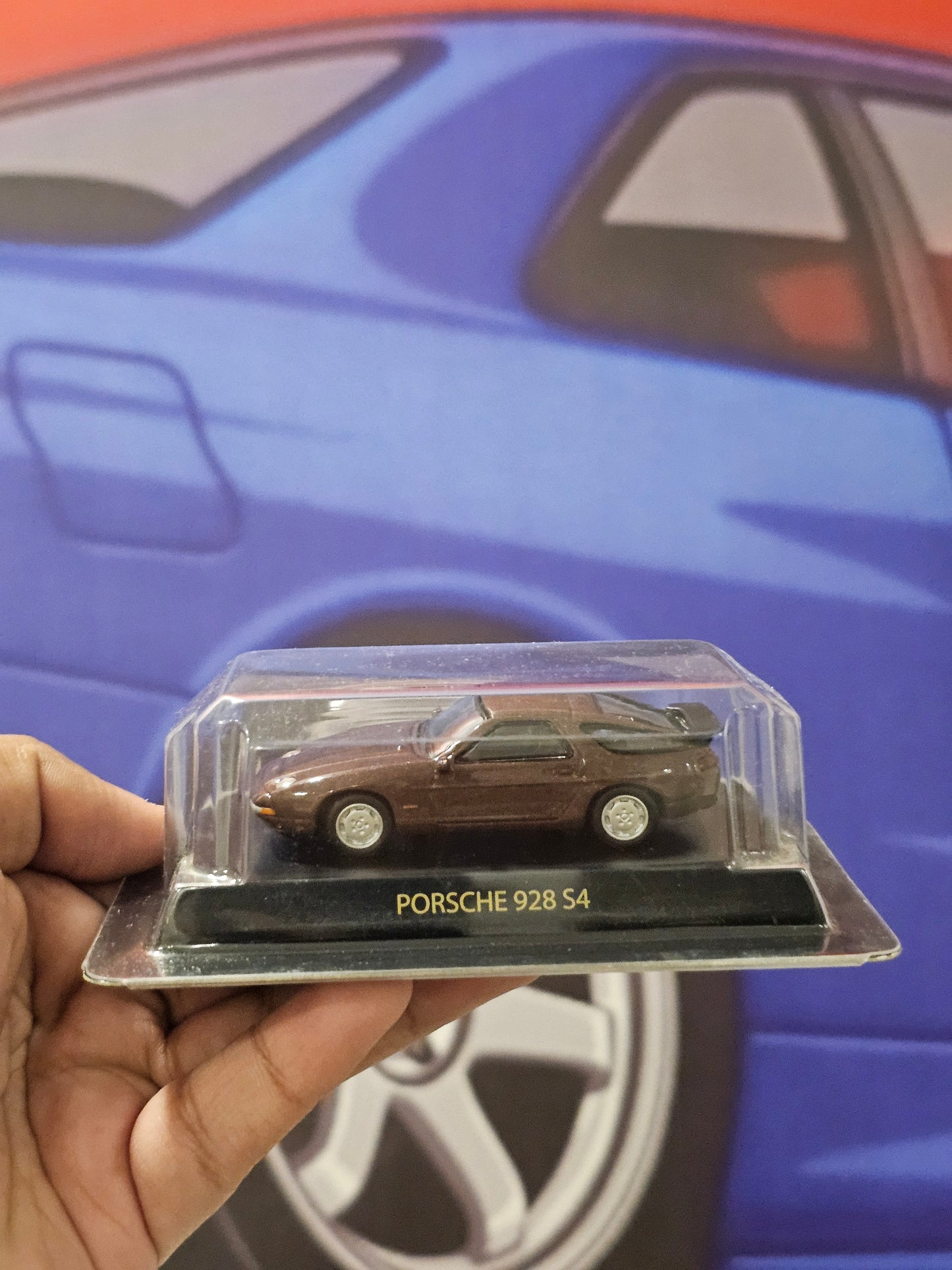 Kyosho Porsche 928 S4 (Maroon)