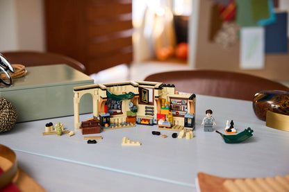 LEGO® Harry Potter™ Hogwarts™ Castle: Room of Requirement