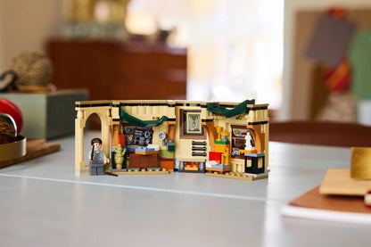 LEGO® Harry Potter™ Hogwarts™ Castle: Room of Requirement