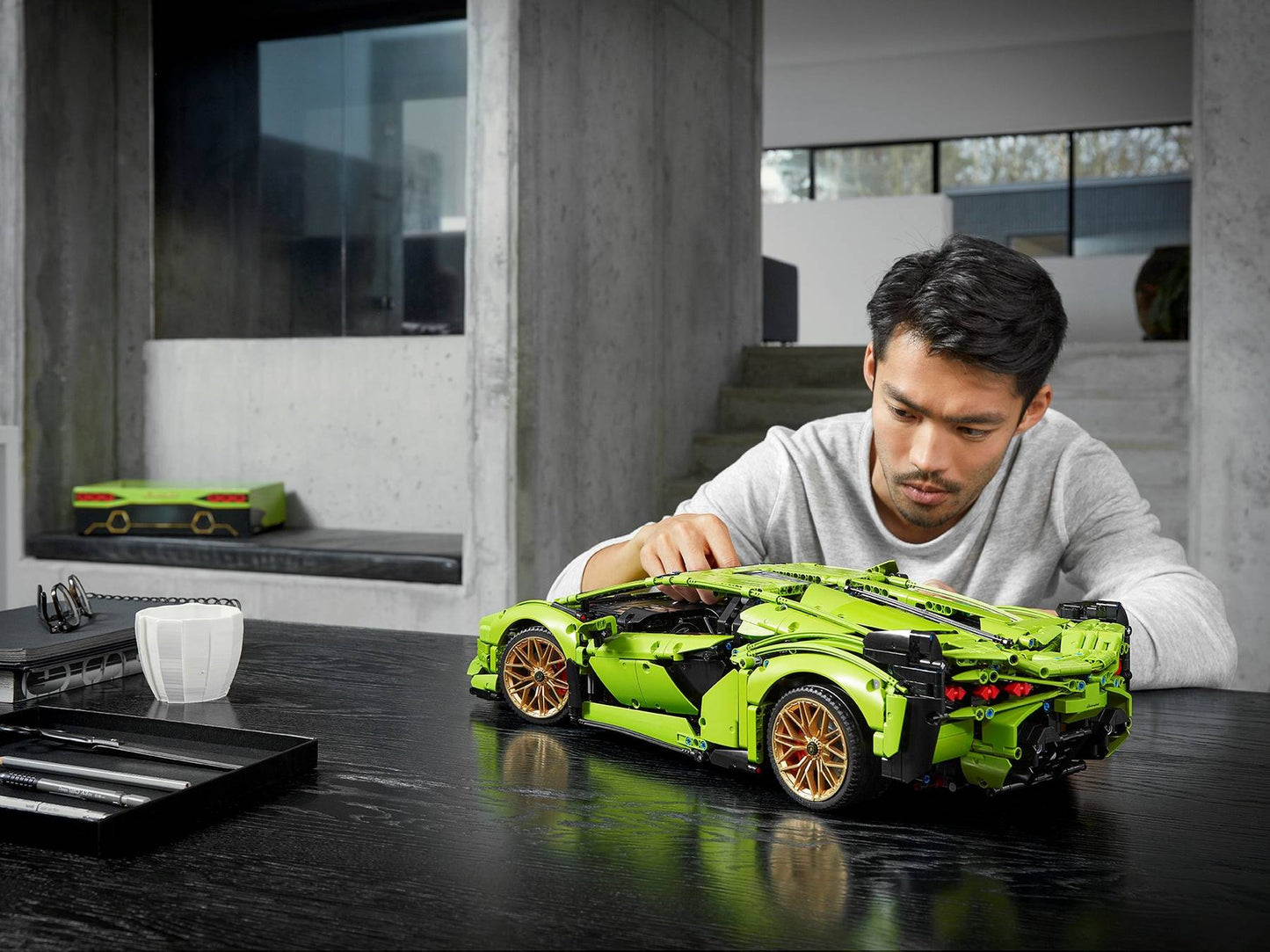 LEGO® Technic™ Lamborghini Sián FKP 37
