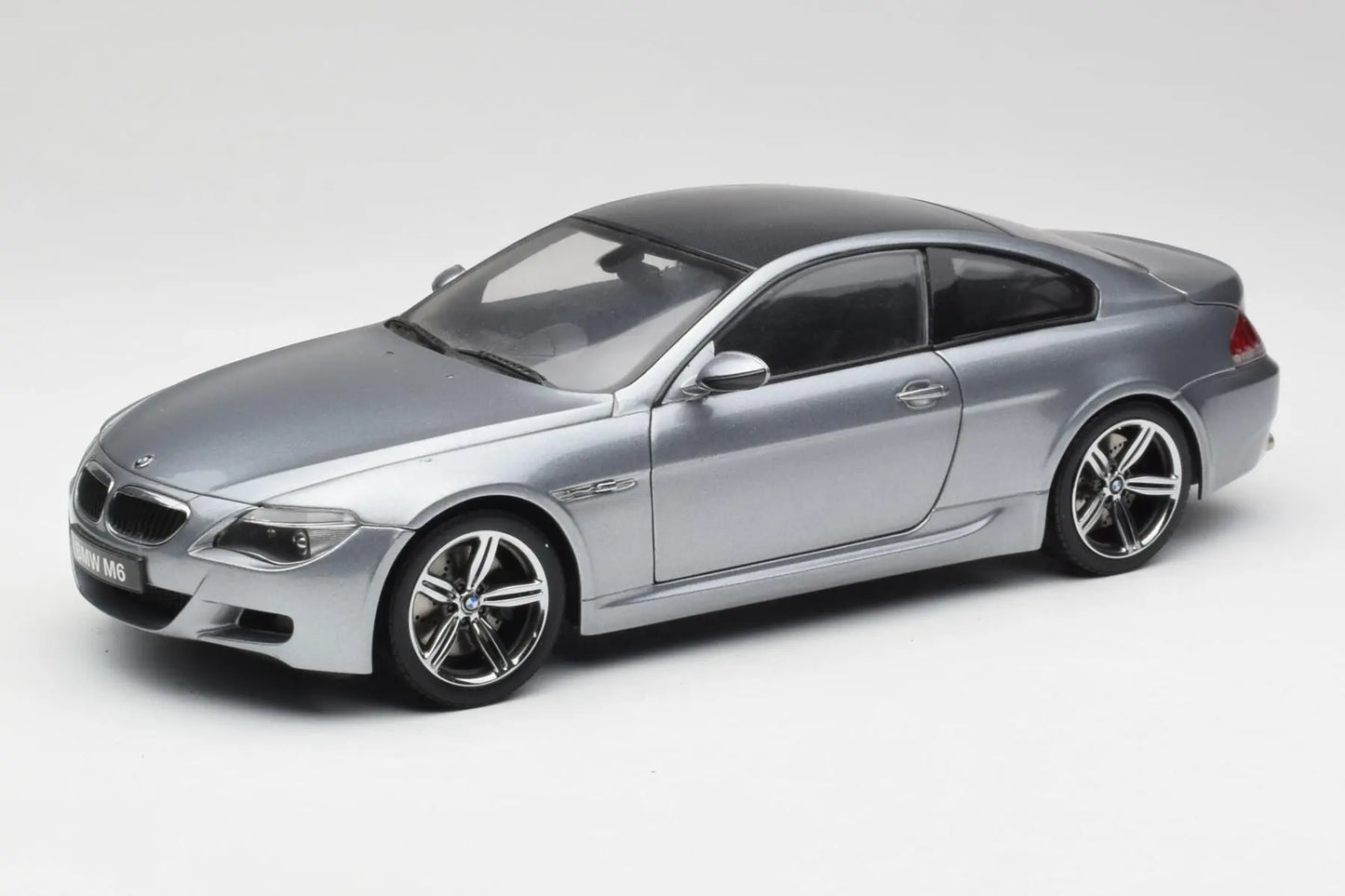 Kyosho 1/18 BMW M6 (E63) Coupe