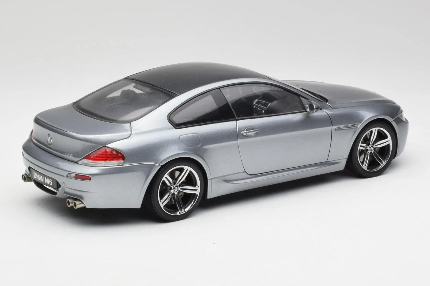 Kyosho 1/18 BMW M6 (E63) Coupe