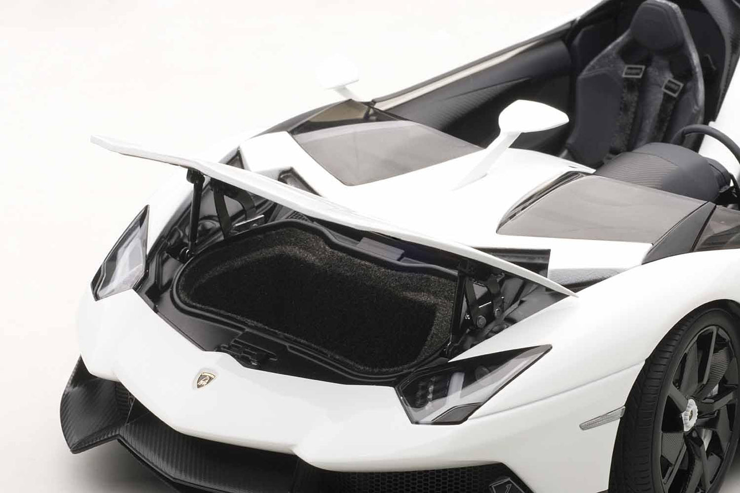 AutoArt 1/18 Lamborghini Aventador J Roadster