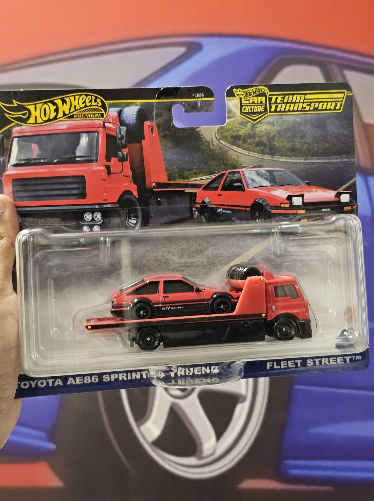 Hot Wheels Premium Team Transport – Toyota AE86 Sprinter Trueno & Fleet Street
