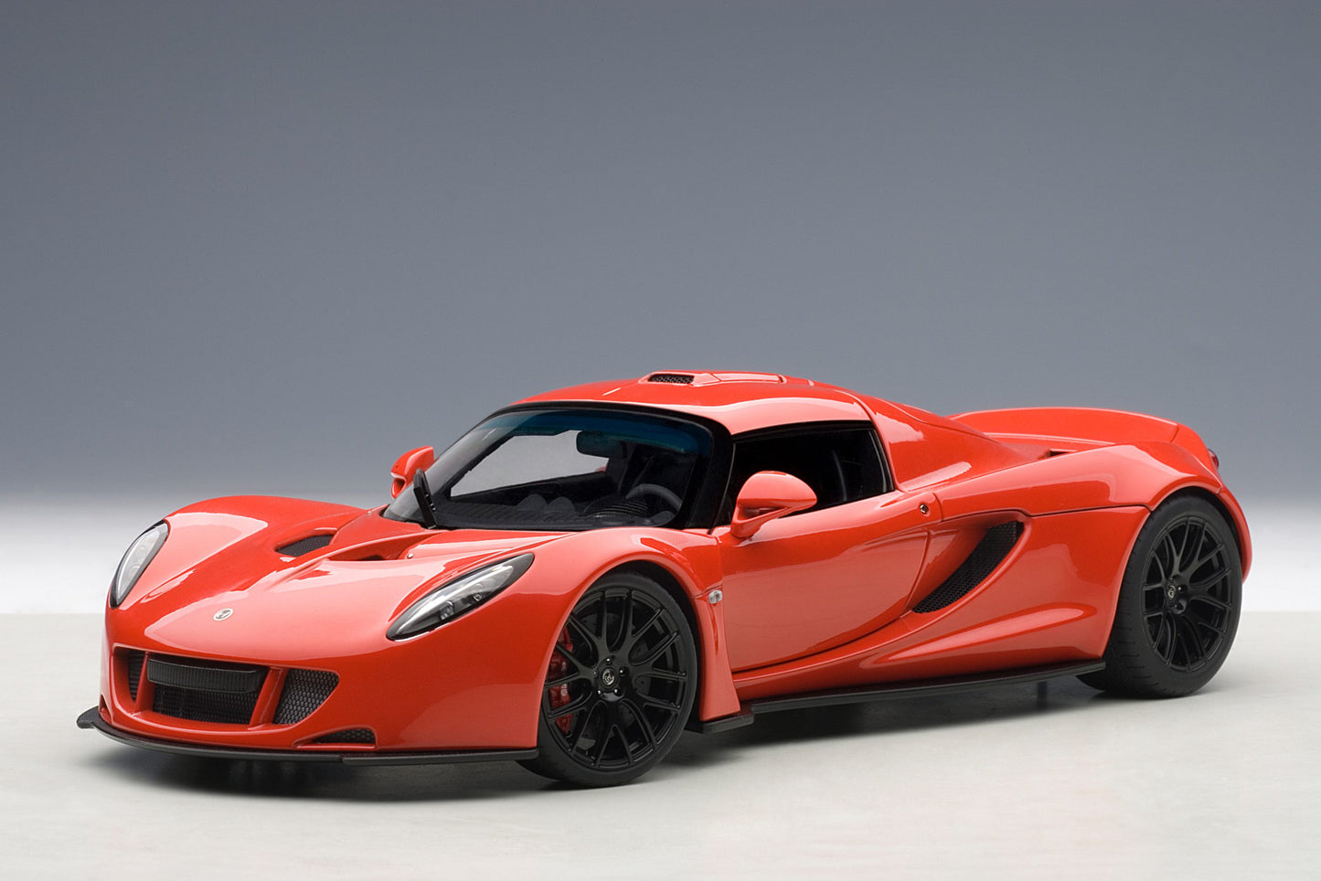 AutoArt 1/18 Hennessey Venom GT Spyder (Red)