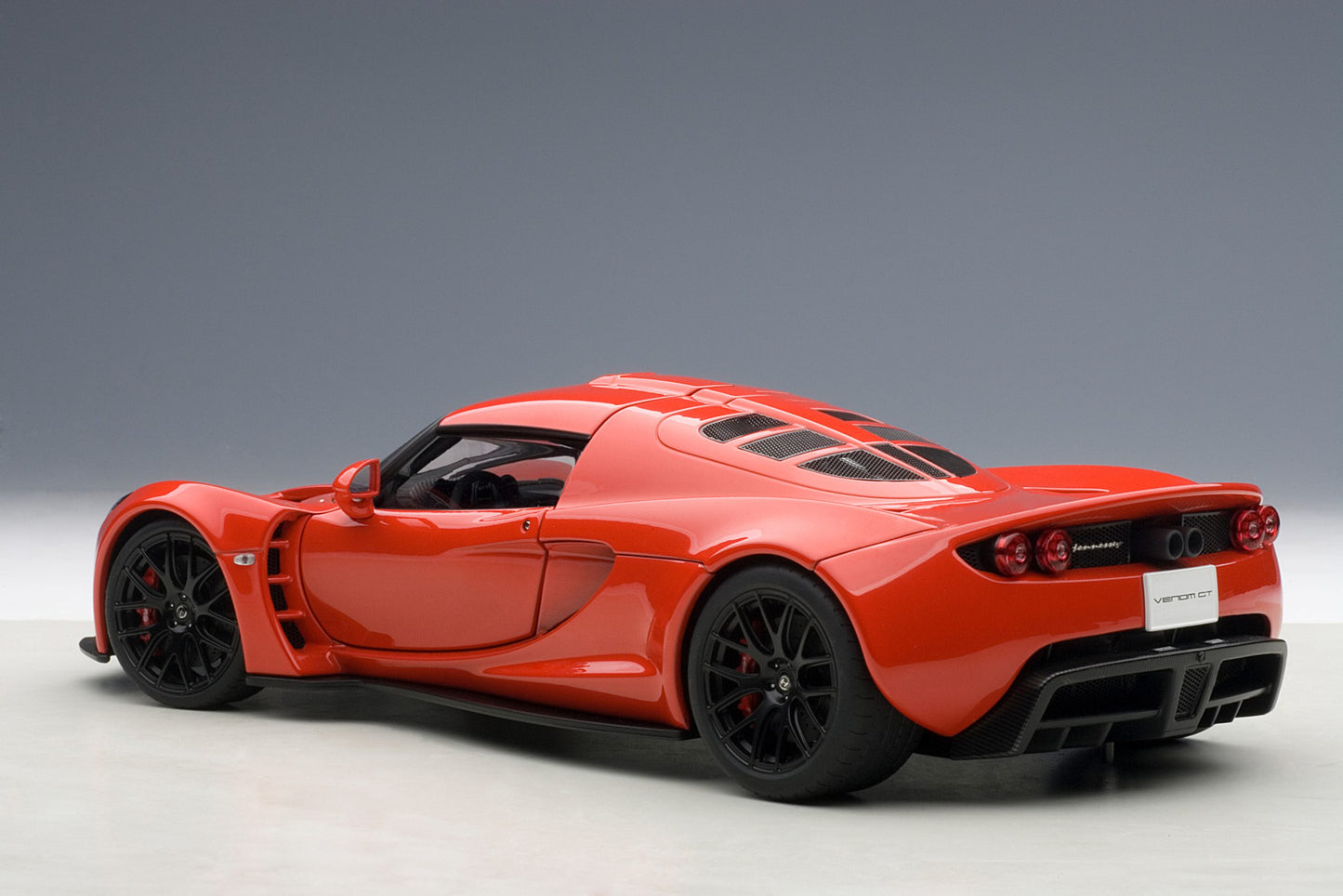 AutoArt 1/18 Hennessey Venom GT Spyder (Red)