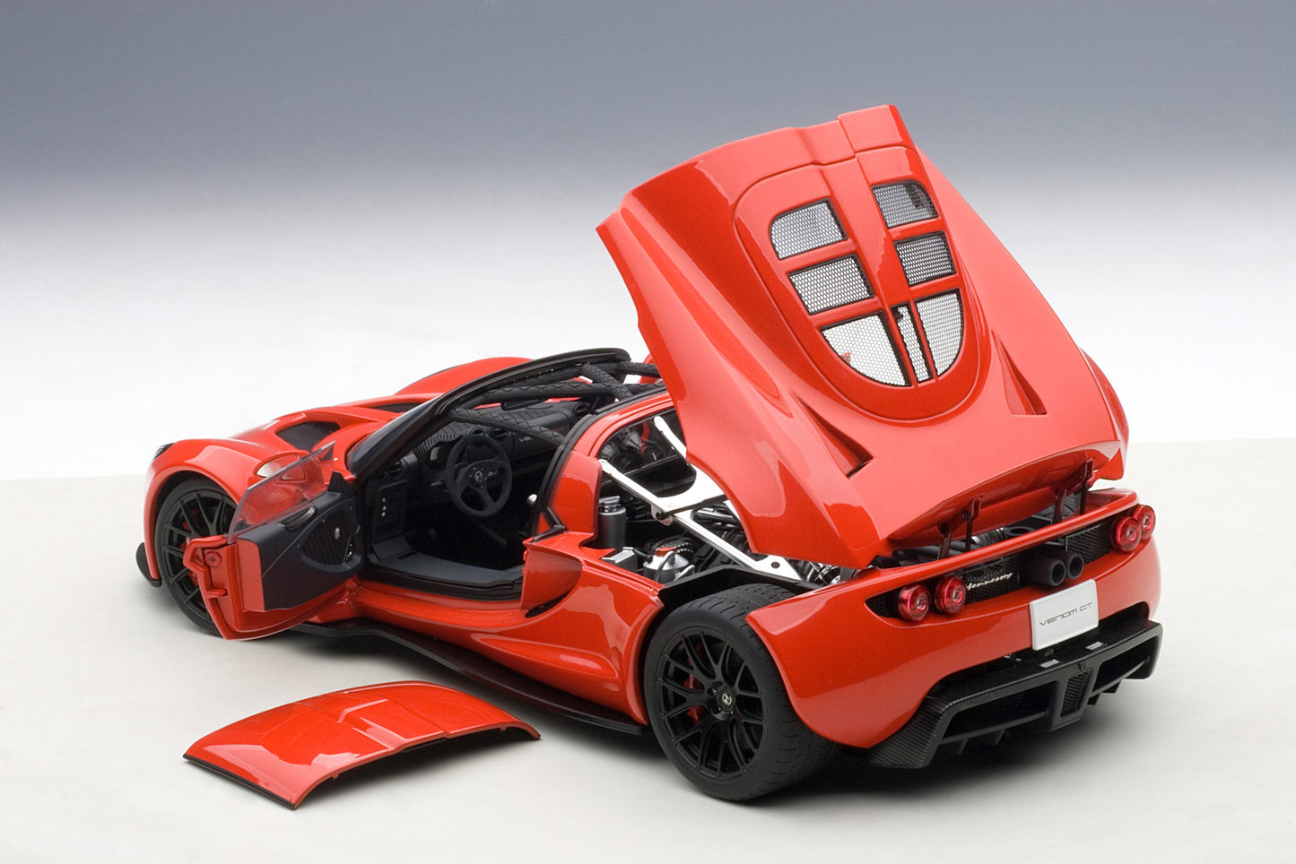 AutoArt 1/18 Hennessey Venom GT Spyder (Red)