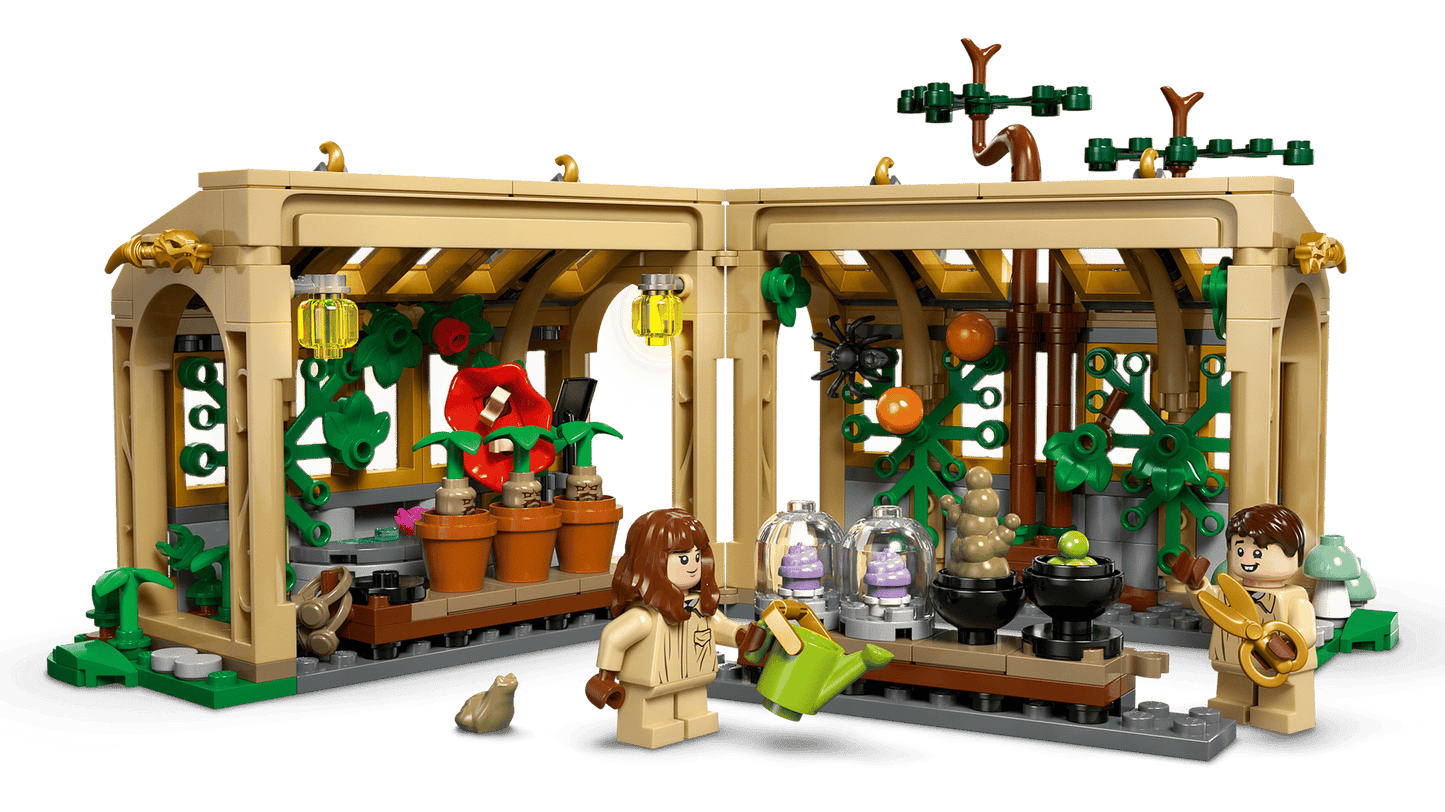LEGO® Harry Potter™ Hogwarts™ Castle: Herbology Class