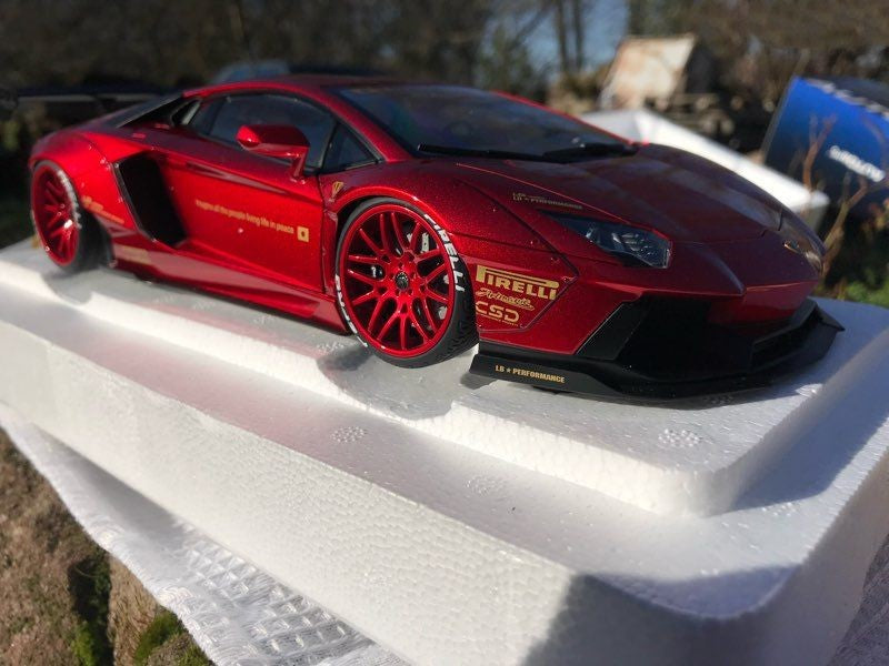 AUTOart 1:18 Lamborghini Aventador LP700-4 Liberty Walk (LB-Works)