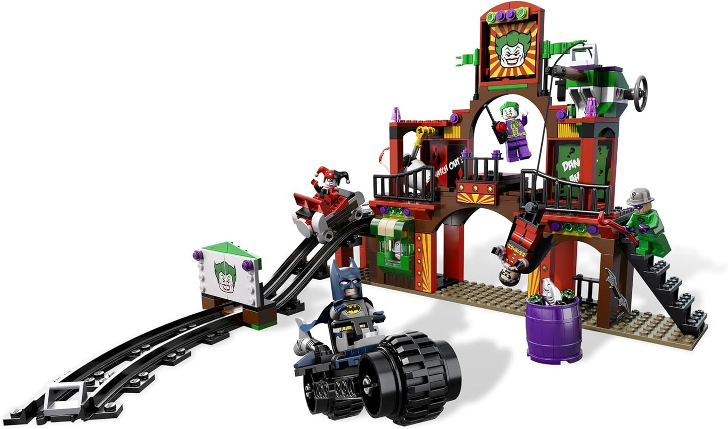 LEGO® DC Super Heroes: Dynamic Duo Funhouse Escape