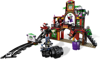 LEGO® DC Super Heroes: Dynamic Duo Funhouse Escape