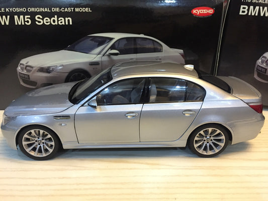 Kyosho 1/18 BMW M5 Sedan – Silver
