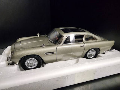 Hot Wheels Elite 1/18 Aston Martin DB5 – Goldfinger Edition