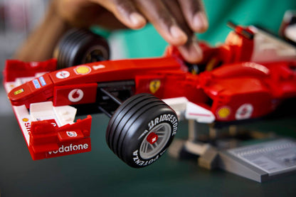 LEGO® Icons Ferrari F2004 &amp; Michael Schumacher