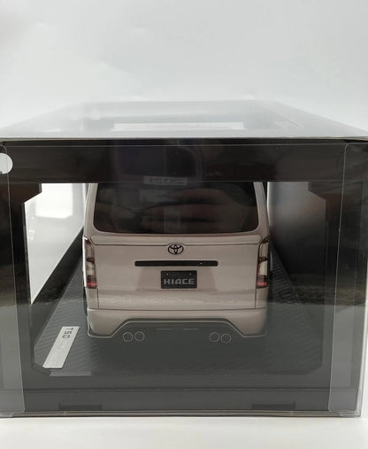 Ignition Model 1:18 Toyota Hiace (H200) – T.S.D Styling (White)