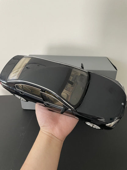 Kyosho 1/18 BMW 750Li (F02) - Imperial Blue Metallic