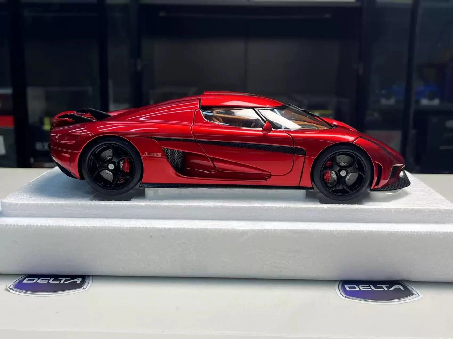 AUTOart 1/18 Koenigsegg Regera – Candy Red