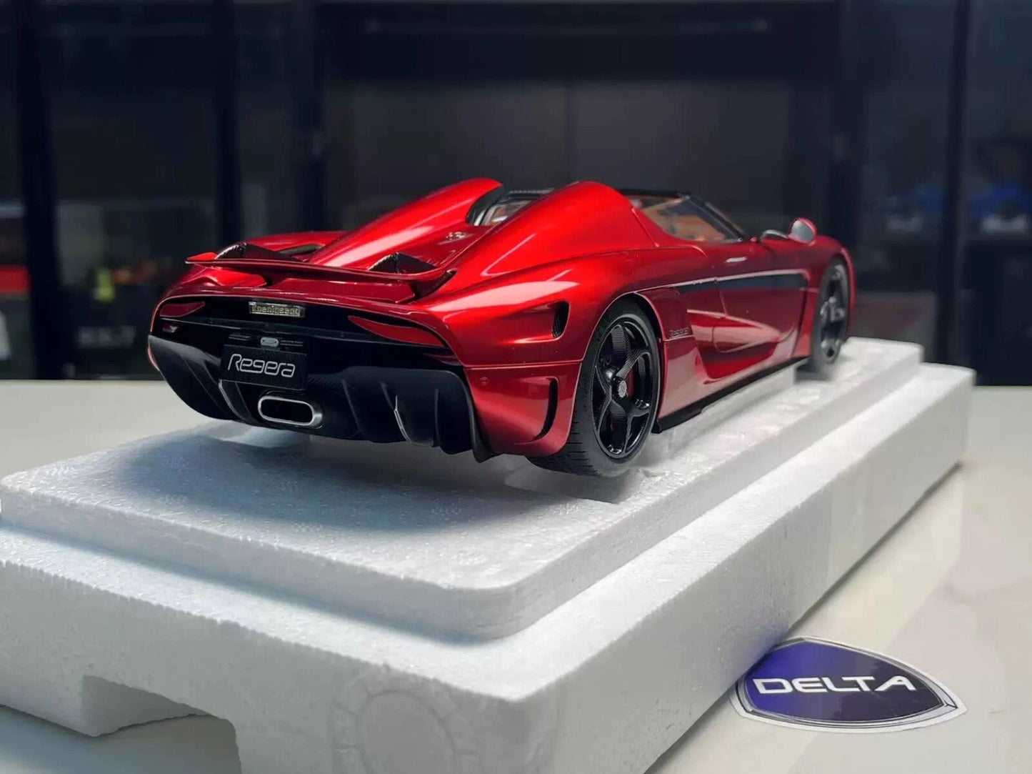 AUTOart 1/18 Koenigsegg Regera – Candy Red