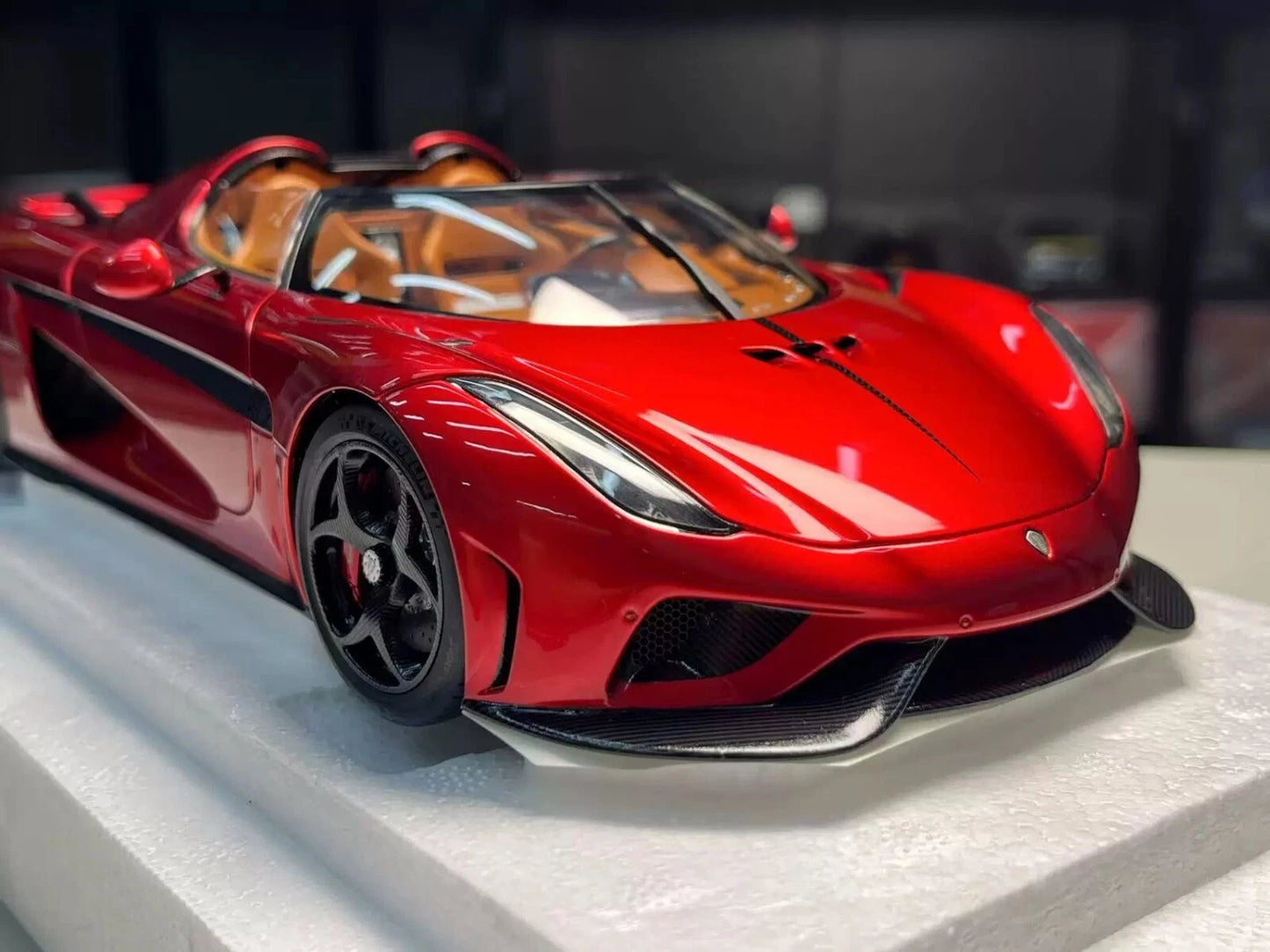 AUTOart 1/18 Koenigsegg Regera – Candy Red