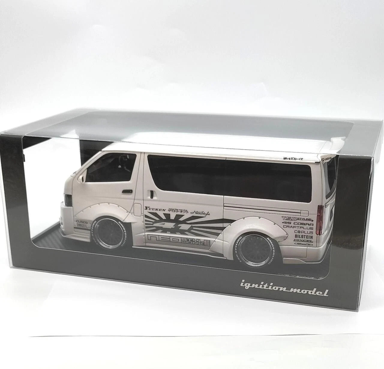 Ignition Model 1:18 Toyota Hiace (H200) – T.S.D Styling (White)